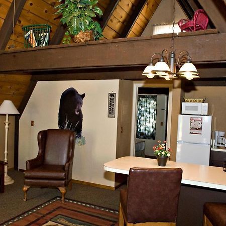 Cabins On Strawberry Hill 호텔 Pine 외부 사진