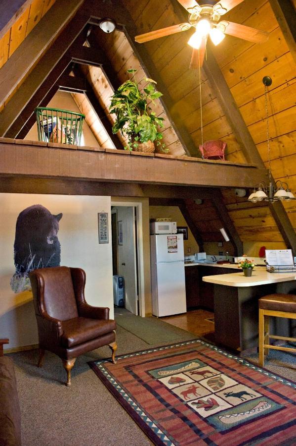 Cabins On Strawberry Hill 호텔 Pine 외부 사진