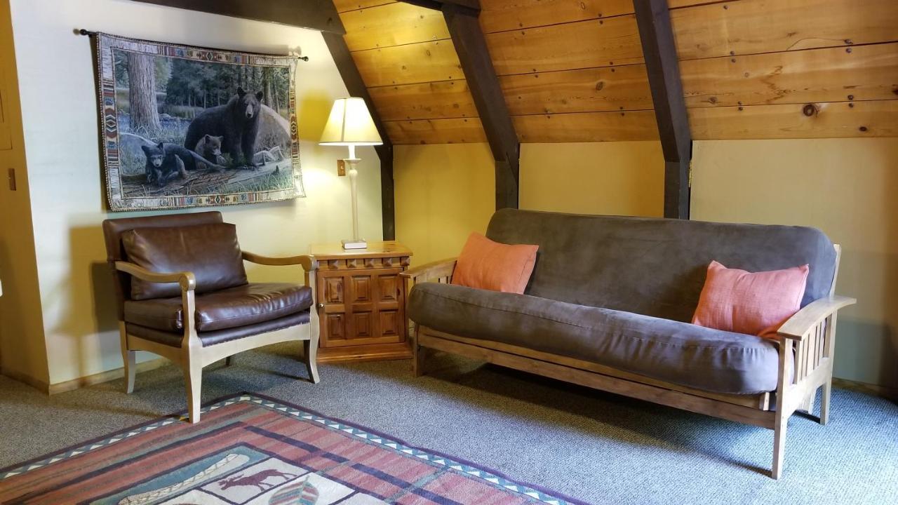 Cabins On Strawberry Hill 호텔 Pine 외부 사진
